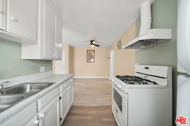 Building Photo - 4810 St Elmo Dr