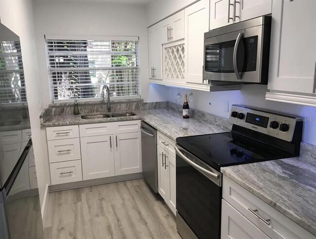Building Photo - 517 S Summerlin Ave