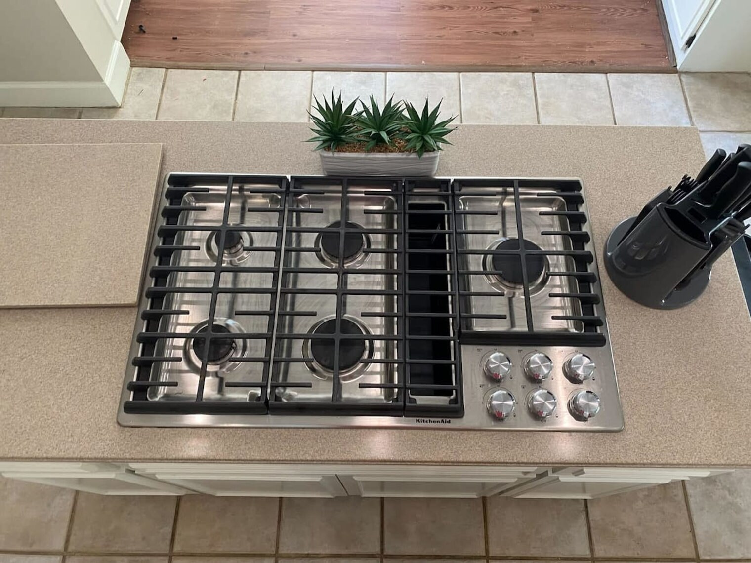 Building Photo - 1414 Dinglewood Dr