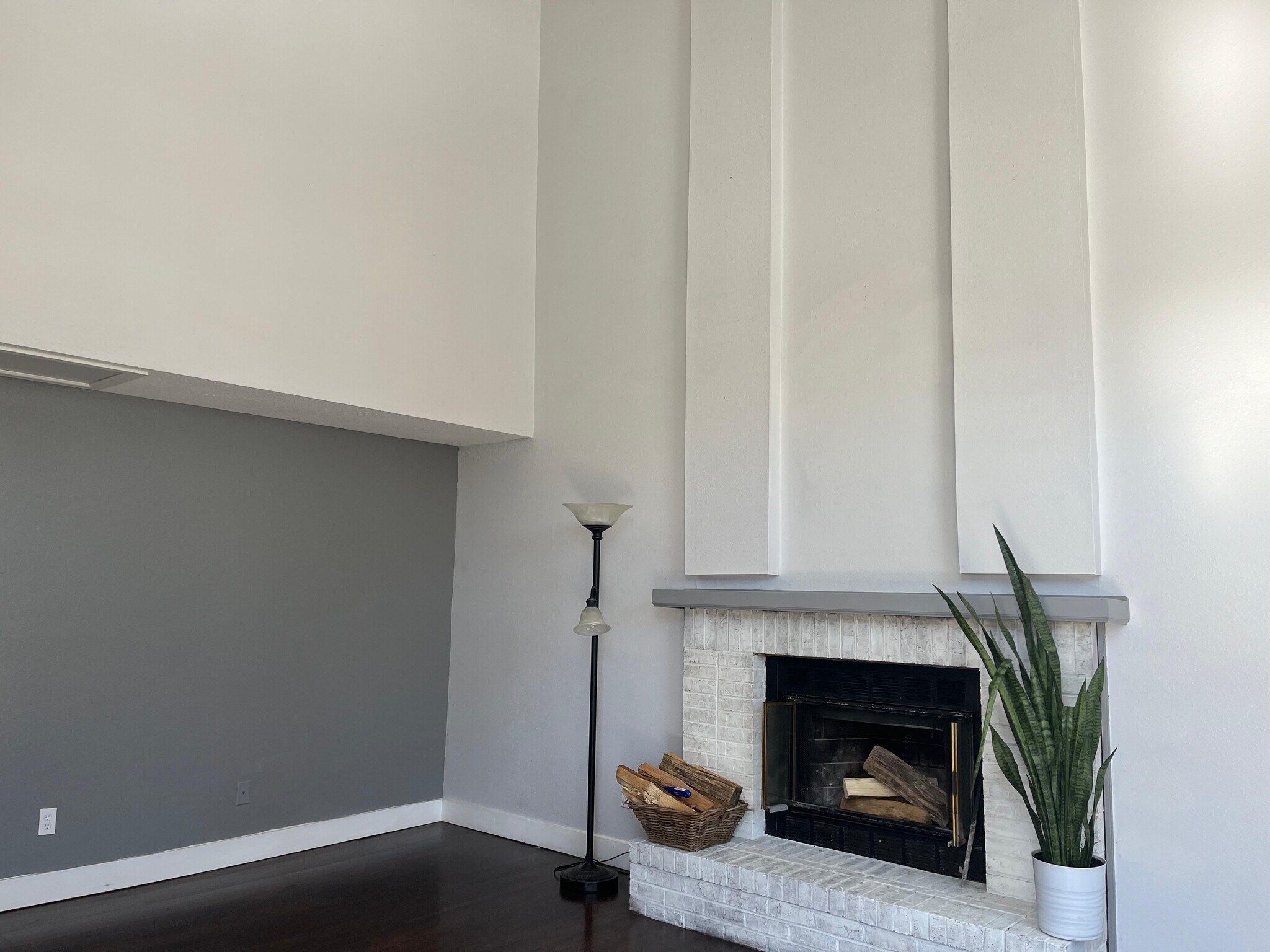 Building Photo - 5620 E Prescott Ave