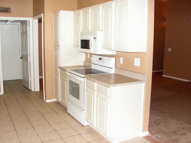 Building Photo - 6725 W Brown St