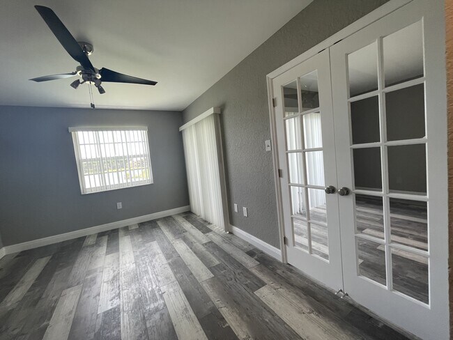 Building Photo - 2803 N Oakland Forest Dr