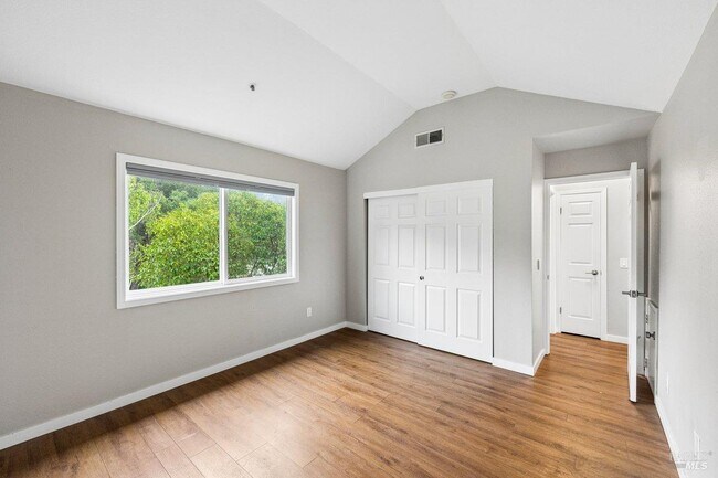 Building Photo - 4 Courtney Ln