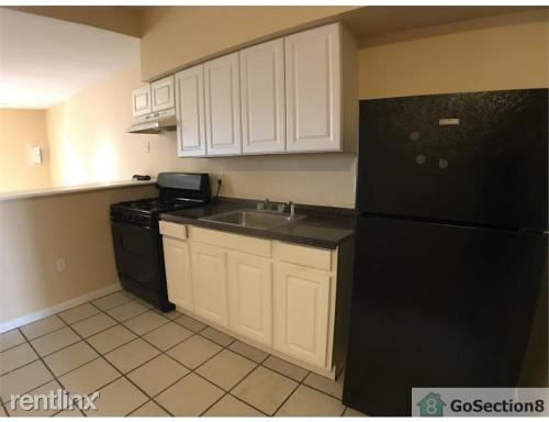 Building Photo - 838 N Fulton Ave