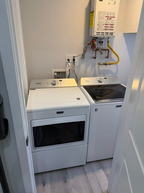 Private in-unit laundry room - 713 S Columbus Ave