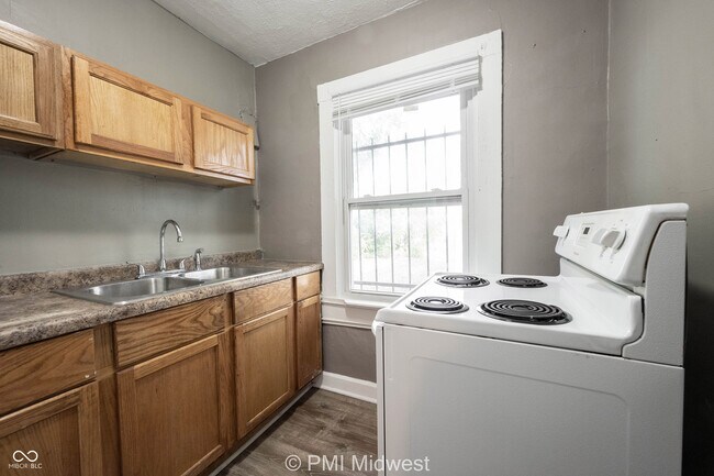Building Photo - 1344 Burdsal Pkwy