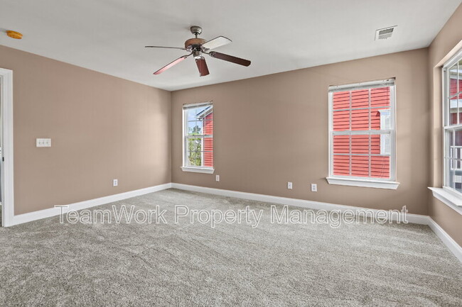 Building Photo - 9034 Parlor Dr