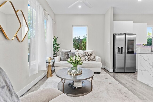 Building Photo - 851 Prosper St