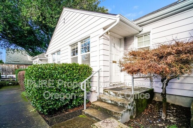 Building Photo - 715 NE 20th Ave