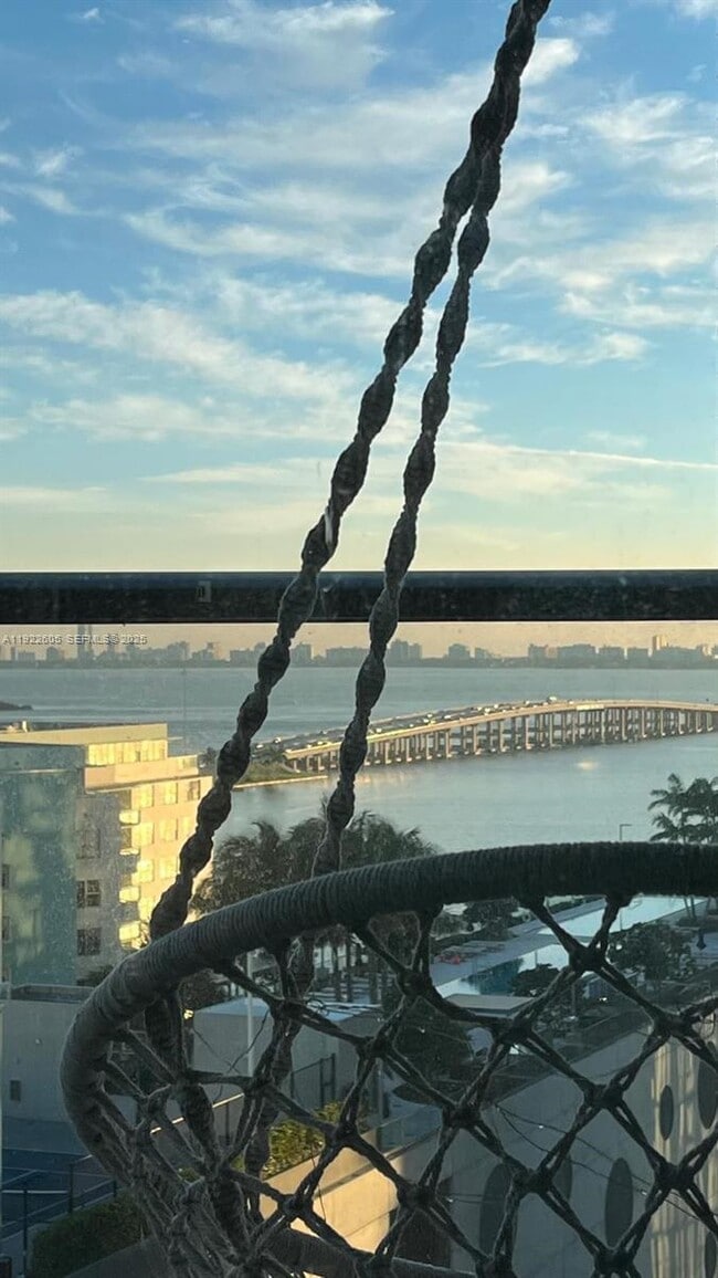 Building Photo - 501 NE 31st St