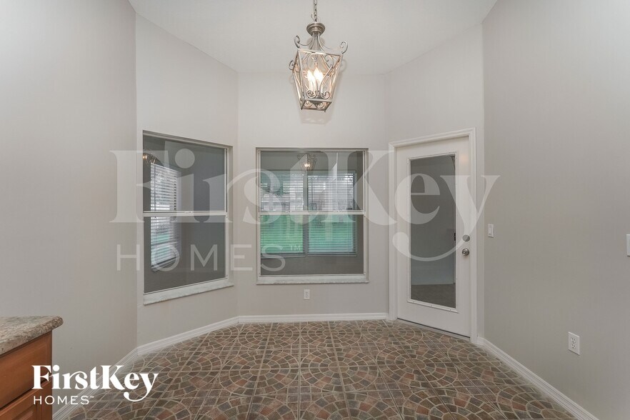 Building Photo - 5718 Wedgefield Dr