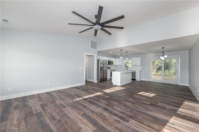 Building Photo - 5363 Mallard Cir