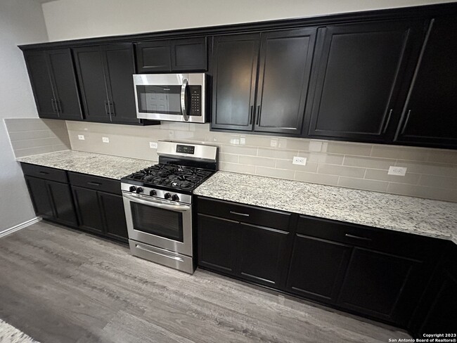 Building Photo - 15214 Pandion Dr
