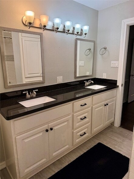 Building Photo - 5850 Braesheather Dr