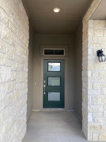 Building Photo - 18024 Stefano Dr