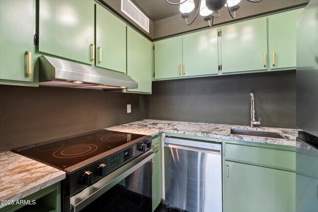 Building Photo - 1018 E Osborn Rd