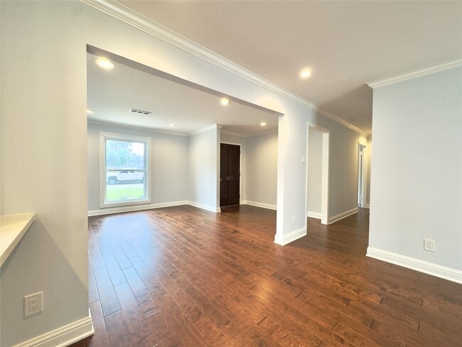 Building Photo - 1415 Mapleton Dr