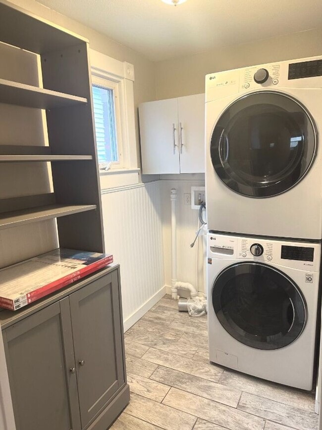 Building Photo - Beautiful 3 Bed/2 Bath in Downtown Colorado Springs!