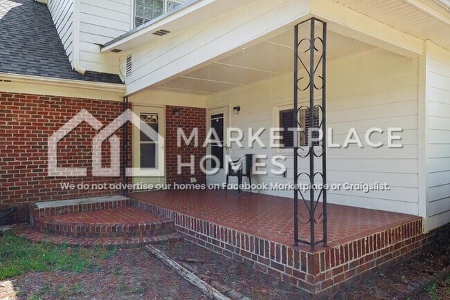 Building Photo - 2626 Trenton Rd