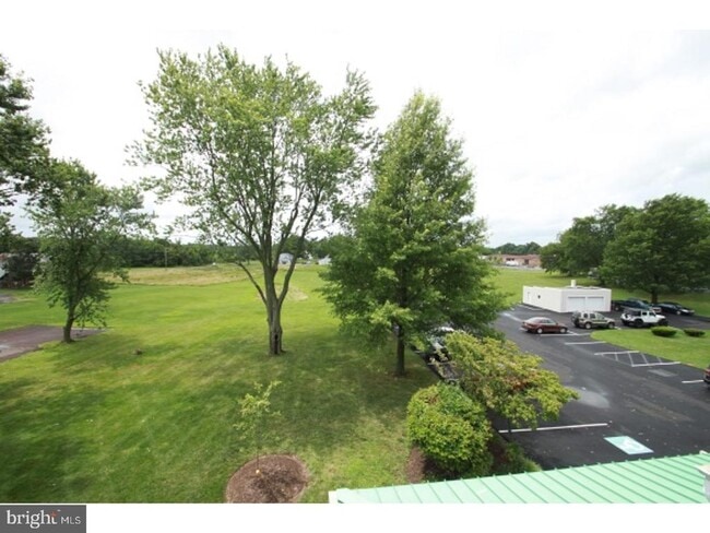Building Photo - 397 W Ridge Pike