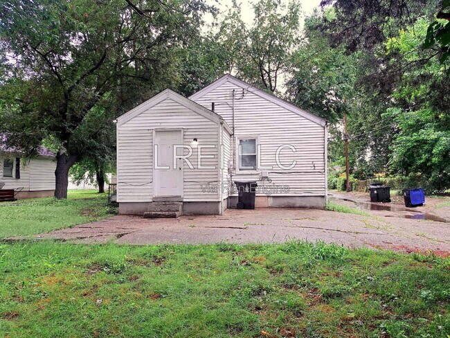 Building Photo - 642 Sandra Ct