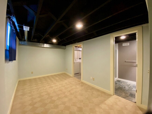 Building Photo - HALF OFF FIRST MONTH - Two Bed Condo in Th...