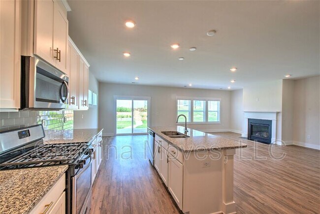 Building Photo - 208 Pewter Cir