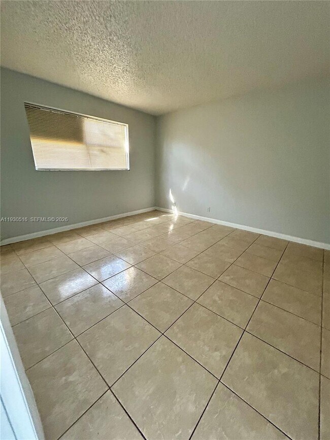 Building Photo - 8010 N Colony Cir