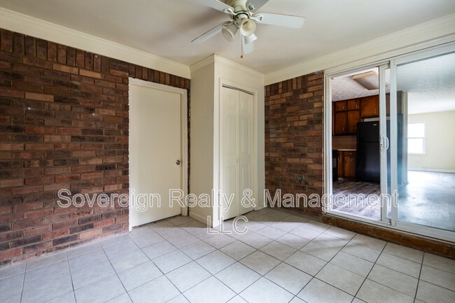 Building Photo - 355 Haymarket Ln