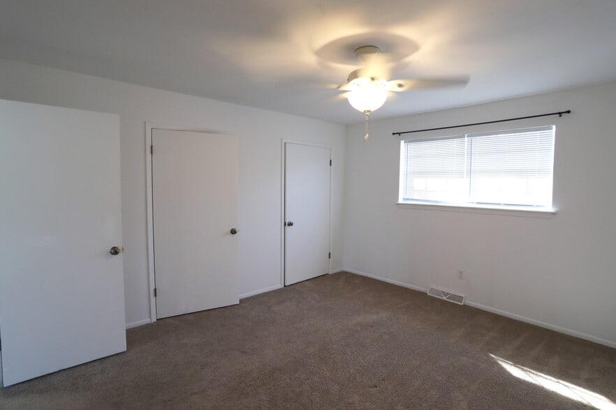 Building Photo - 519 Parkdale Dr