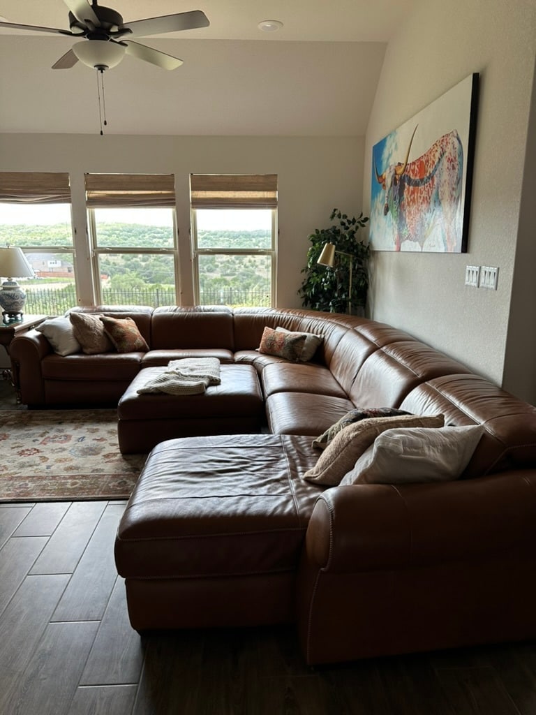 Living room - 22208 Coyote Cave Trl