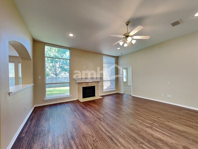 Building Photo - 3637 Caroline Ct