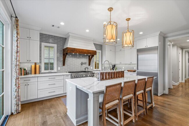 Building Photo - Unfurnished Luxury Home in Germantown with Lake Views & Wildlife