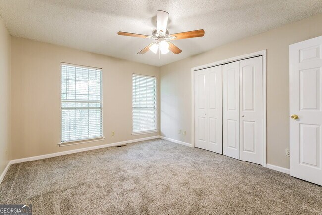 Building Photo - 4681 Woodglen Ct