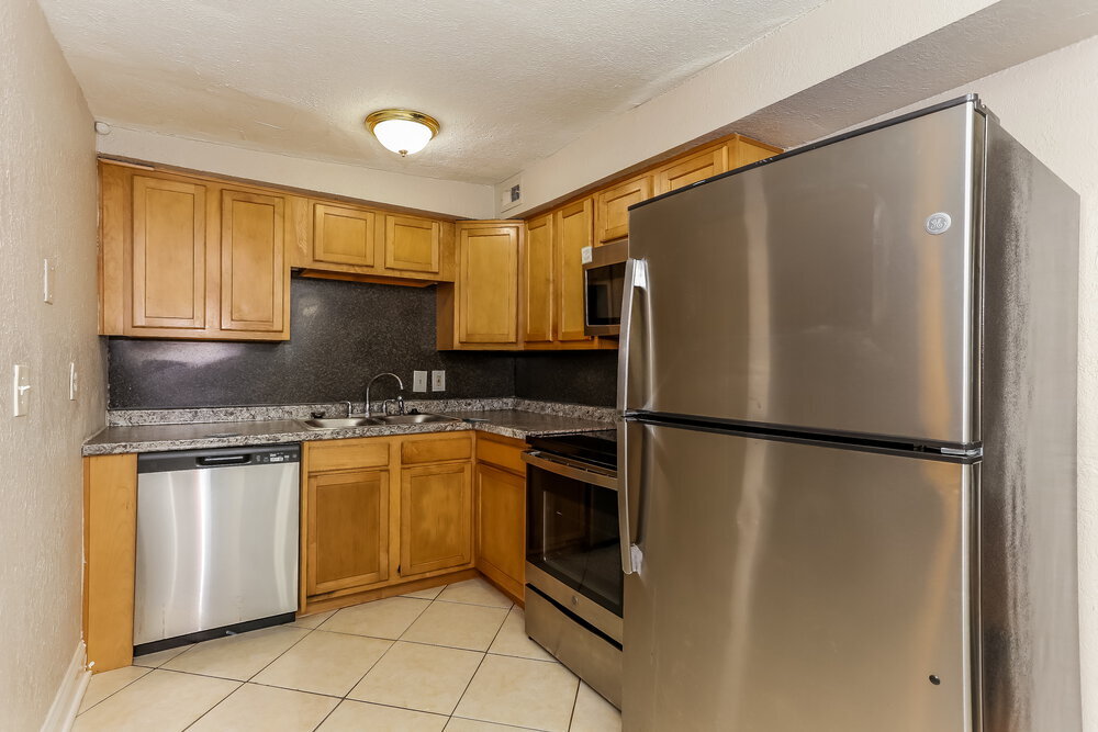 Building Photo - 1458 W 19th St