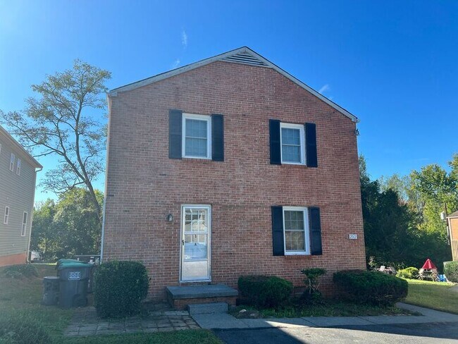 Primary Photo - 2512 Plateau Rd