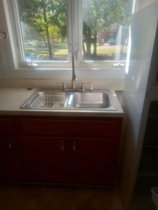 Building Photo - Henrico East