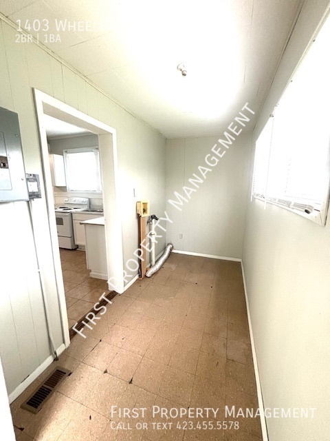 Building Photo - 2Bed/1Bath Single Family House w Central AC