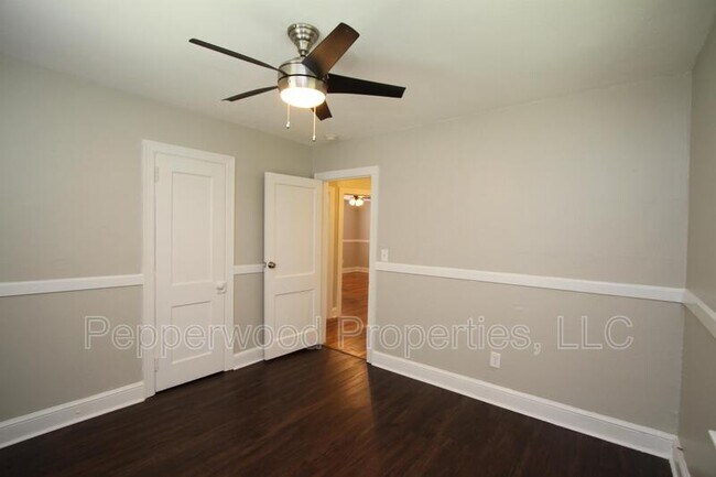 Building Photo - 228 S Hampton Dr