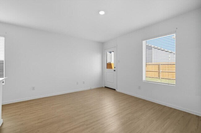 Building Photo - 924 Blue Heron Dr