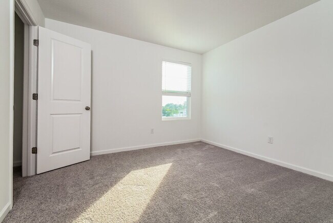 Building Photo - 787 Ocean Spray Dr