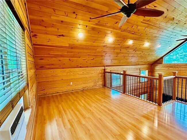 Building Photo - 4067 Fincher Dr