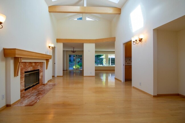 Building Photo - 908 Glennan Dr