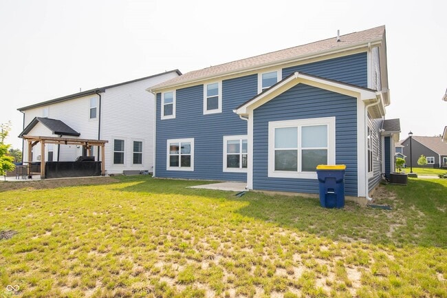 Building Photo - 7062 English Oak Dr