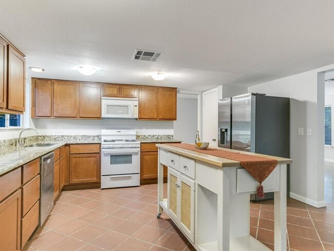 Building Photo - 11213 El Salido Pkwy