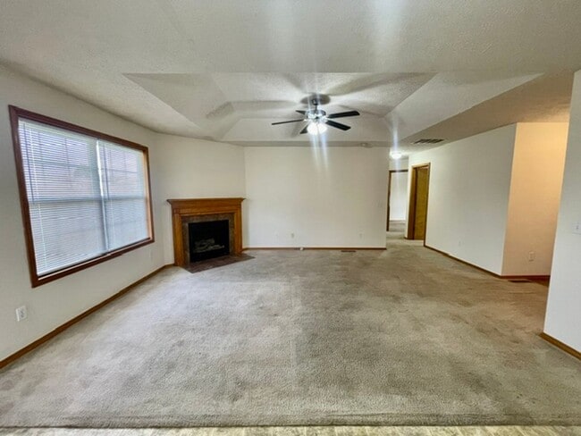 Building Photo - 4339 N Farm Rd 157