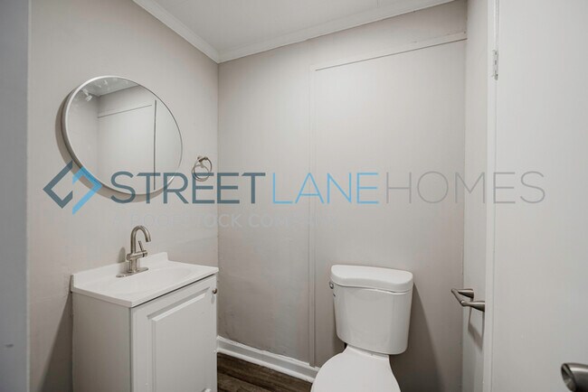 Building Photo - Charming 4 Bedroom in Lanett!