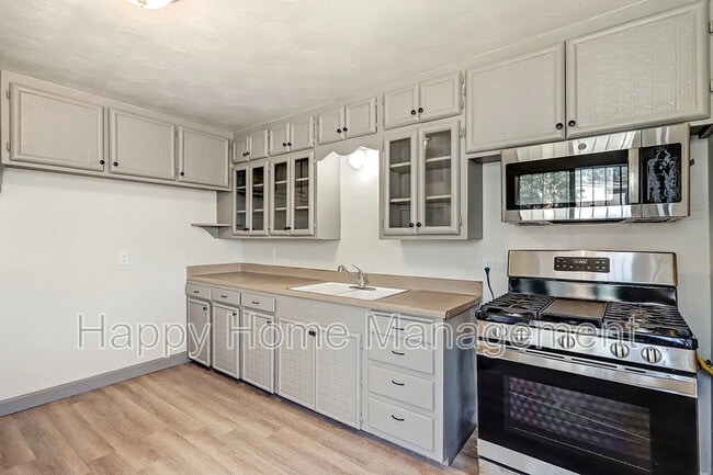 Building Photo - 1721 Wilmoore Dr SE