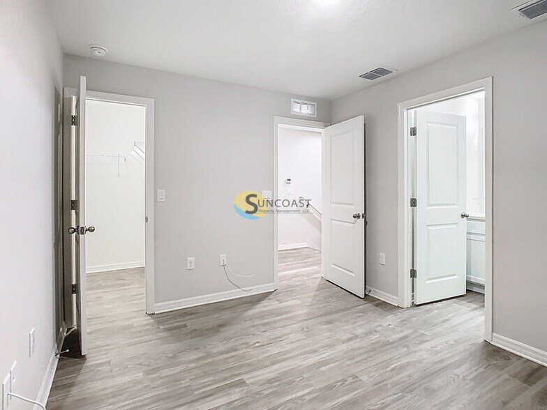 Building Photo - 3821 SW 43rd Ct