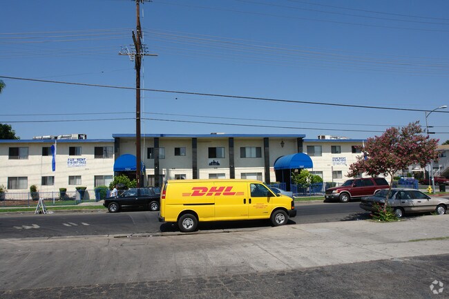 Building Photo - 7253-57 Variel Ave